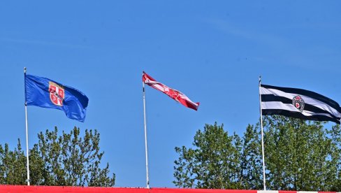 Otkud on? Zvezda Premijer lige stigla na Marakanu