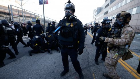 Kada zakon prestane da važi: ICE suprotno odluci suda priveo majku i 5 dece