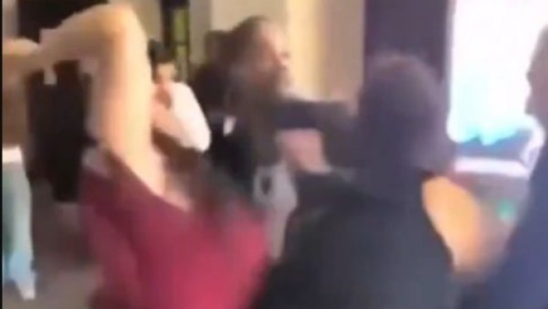 Инфлуенсерка убила колегеницу пред великим пројем људи: Након жустре свађе, прешла колима преко ње (Узнемирујући видео)