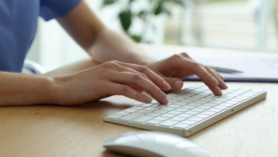 Пет нових услуга на Порталу еУправе: Без чекања на шалтерима за ова уверења