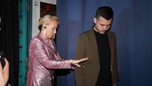 Лепа Брена откирла: Виктор и ја више немамо однос мајка и син