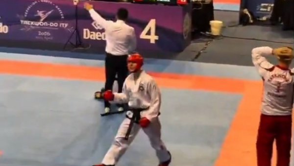 Најбољи нокаут свих времена? И тренер се хватао за главу, ово је невероватно! (ВИДЕО)