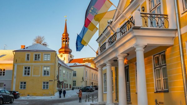 ДОБРОДОШЛИ У СРЕДЊИ ВЕК: Од Немаца се тражи да одустану од купања и прања аутомобила.