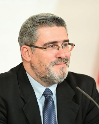 СТАРОВИЋ РЕАГОВАО НА ПОНОШЕВ ОЧАЈ: Простаклуком и уличарским речником против компромиса и напретка Србије на путу ка ЕУ
