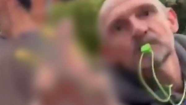 То је та блокадерска елита! Сваки коментар за овакво понашање је сувишан, погледајте и процените сами (Видео)