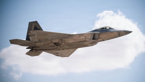 ДОНЕТА ХИТНА ОДЛУКА: Американци повукли ловце Ф-22 из израелске ваздухопловне базе, ево где су распоређени