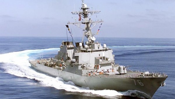 Пожар на америчком ракетном разарачу: Брод остао без струје