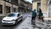 ДРАМА У ШАМЦУ: Пијан BMW-ом поломио два стабла, оштетио аутомобиле, па се закуцао у зграду полиције