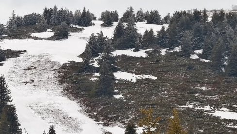МЕТЕОРОЛОГ НАЈАВИО СНЕГ И НОВЕ СУПЕРЋЕЛИЈСКЕ ОЛУЈЕ: Србија на удару снажног невренема, сви аларми попаљени