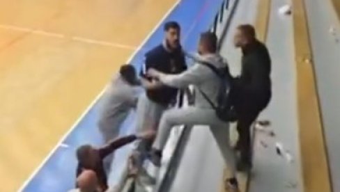 Помрачење! Калинић се потукао са навијачима након меча (Видео)