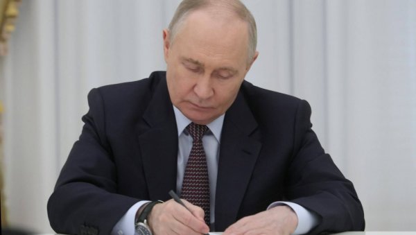Путин за Први мај одликовао највредније: Петоро Руса добилo титулу Хероја рада