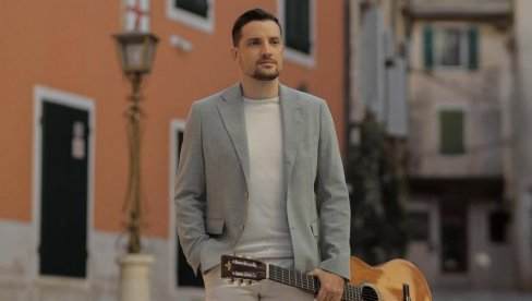 Емотивна посвета која је освојила регион: Мирза Селимовић дирнуо у срце песмом која лечи бол и слави љубав (ФОТО)
