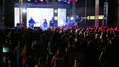 Мајска гитаријада: Прво место за „КокЛок“, друго и треће за „Анемону“ и „Лакрдију“