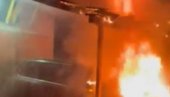 Blokaderi pale automobile u Magliću! Buše gume i napadaju građane! (VIDEO)