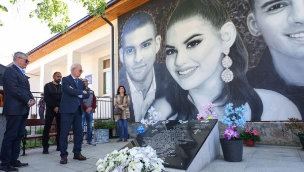 Звезда одала почаст жртвама масакра у Дубони и Малом Орашју (ФОТО)