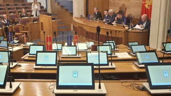 СРАМНО: Срби и Црногорци из ПЕС-а, НСД-а и Демократа изгласали закон којим  Србија проглашавају за окупатора 1918. године