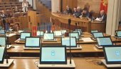SRAMNO: Srbi i Crnogorci iz PES-a, NSD-a i Demokrata izglasali zakon kojim  Srbija proglašavaju za okupatora 1918. godine
