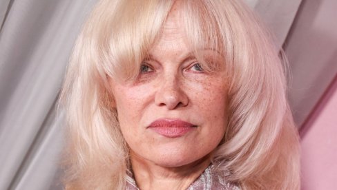 Pamela Anderson sada ima frizuru koja stoji svim ženama savršeno: Vratila stari trend (foto)