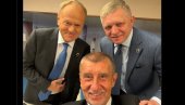 Trojica evropskih premijera opalili selfi: Fico -Tri musketara čekaju četvrtog