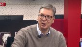 IZA NALEPNICE STUDENTI POBEĐUJU NE STOJI NIŠTA Vučić: Sve je prevara
