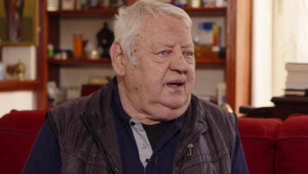 ЛОЗНИЦА ТУГУЈЕ ЗБОГ СМРТИ ВЛАДИМИРА ЦВЕТКОВИЋА: Град жали једно од највећих чеда