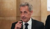 САРКОЗИ СУТРА НА УСЛОВНОЈ И ТО БЕЗ НАНОГИЦЕ: Бивши француски председник се враћа на велика врата