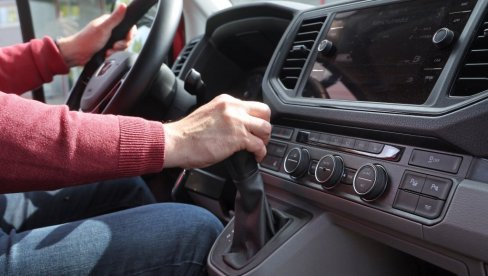VELIKA PROMENA ZA VOZAČE: Digitalne dozvole i nova pravila na putevima