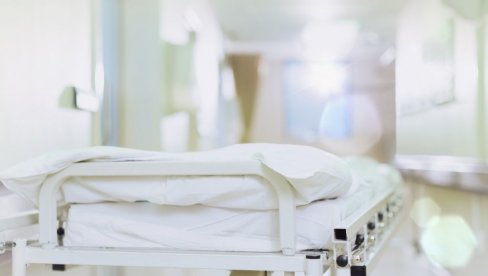 ПОЗНАТА ПЕВАЧИЦА ХИТНО ПРЕБАЧЕНА У БОЛНИЦУ: Оперисали јој црева, ево у каквом је стању