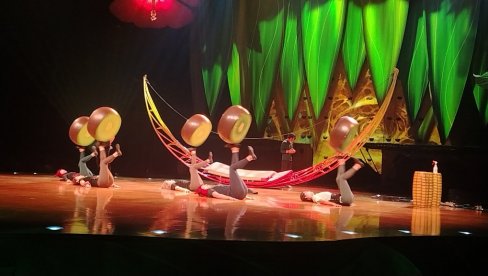 SVETSKA SENZACIJA JE U SRPSKOJ PRESTONICI: Cirque du Soleil dovodi svet insekata u Beograd sa invazijom boja i adrenalina (FOTO)