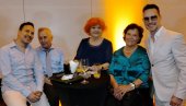 ПОРОДИЦА НАЈВЕЋА ПОДРШКА: Ненаду Јовановићу Близанцу родитељи, брат, жена и ћерке пружили продшку на промоцији албума  (ФОТО)
