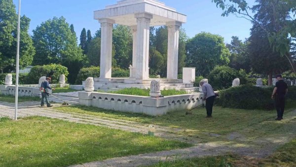 АКЦИЈА ЗА ОЧУВАЊЕ КУЛТУРНО-ИСТОРИЈСКЕ БАШТИНЕ: Осуђеници из Зајечара помагали у чишћењу француског војног гробља у том граду