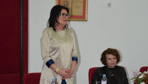 РИЗНИЦА ОБИЧАЈА БАЛКАНА: Учитељице Луција Тасић и Миланка Берковић у књигу сакупиле део богате народне баштине (ФОТО)