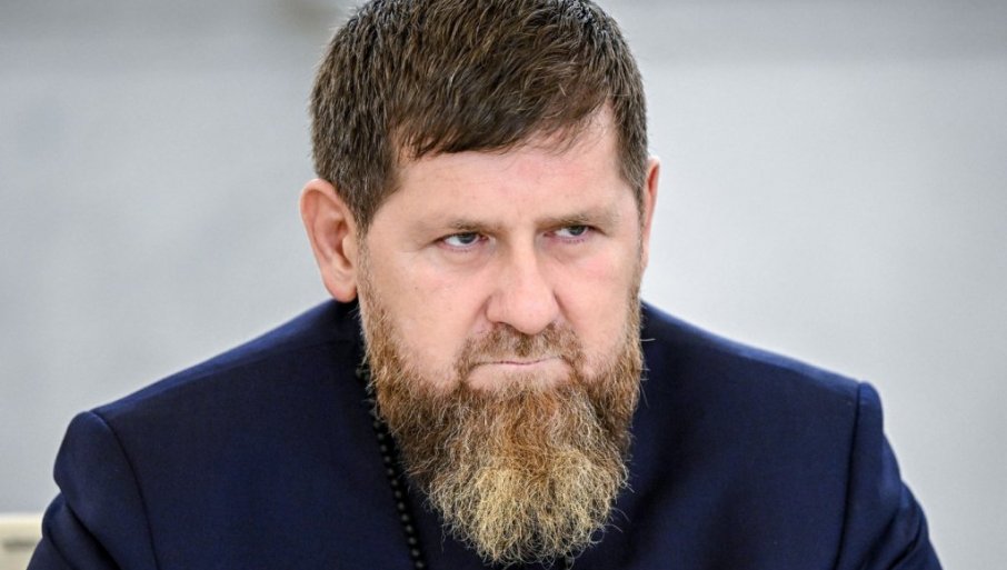 ЧЕЧЕНИ ЖАРЕ И ПАЛЕ КОНСТАНТИНОВКОМ, АХМАТ-СЕВЕР ЗАРИО НОЖ У СРЦЕ НЕПРИЈАТЕЉА: Огласио се хитно Кадиров