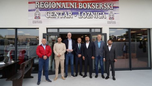 PODRŠKA! Ministar Gajić i predsednik OKS Tomašević u poseti bokserskom kampu!