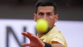 RODŽER FEDERER GLEDA I NE VERUJE: Evo šta je uradio Novak Đoković!