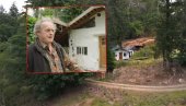 НАПУСТИО СИСТЕМ: Већ 18 година живи сам на удаљеном острву, без струје из мреже и водовода (ВИДЕО)