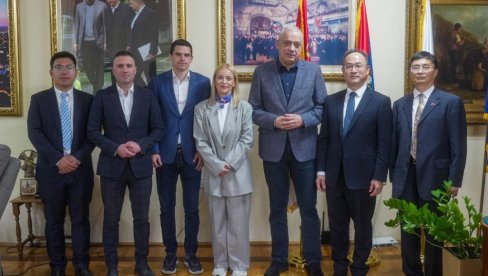 KINESKI AMBASADOR POSETIO PALIĆ: Održao predavanje na Akademiji mladih lidera