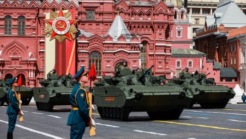УНИВЕРЗИТЕТСКИ ПРОФЕСОР ОГОЛИО ИТАЛИЈАНЕ И ЕУ: Ово је истина шта заиста мисле о Русији, док влада ради супротно