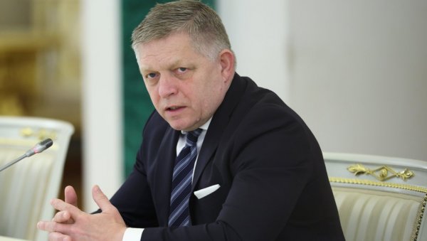 ФИЦО НЕ МАРИ ЗА ЕУ: Разматра могућност директне куповине нафте од Русије