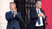 НОВИ МАЂАРСКИ МИНИСТАР ПОНОВО У ЦЕНТРУ ПАЖЊЕ: Заплесао, па постао хит на мрежама (ВИДЕО)