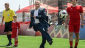 А НА МАРАКАНИ... Владимир Путин бира председника ФК Црвена звезда!