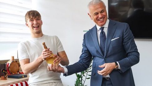 VASILIJE KOSTOV NAPUNIO 18 GODINA: Evo šta je odmah uradio Zvezdan Terzić