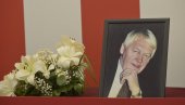 И ЧУВЕНИ ГРОБАРИ ДОШЛИ НА КОМЕМОРАЦИЈУ ВЛАДИМИРА ЦВЕТКОВИЋА: Какве сцене на Маракани... (ФОТО/ВИДЕО)