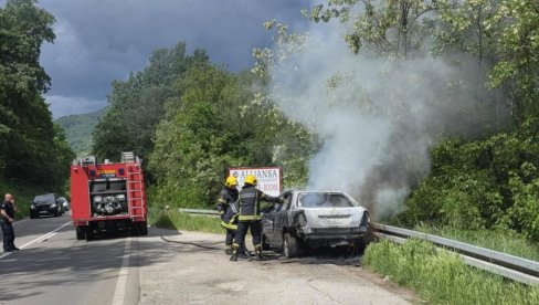 ПОЛИО СЕ БЕНЗИНОМ И ЗАПАЛИО: Чачанин изгорео у аутомобилу на магистрали према Пожеги, у Паковраћи