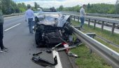 NESREĆA NA AUTO-PUTU KA NOVOM SADU: Vozilo potpuno smrskano (FOTO)