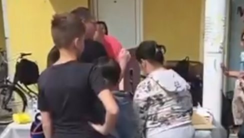 SRAMNO: Blokaderi koriste decu u propagandne svrhe! (VIDEO)