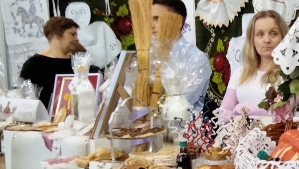 СУТРА У НОВОМ САДУ: Лицитација за продајна места на новосадским пијацама :
