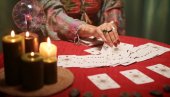 ZEDOVCI NA BOGA NE MISLE, VERUJU U TAROT: Da li su vidovnjaci, astrolozi, bioenergetičari postali novi autoriteti mladima