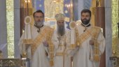 ПОЧЕЛО РЕДОВНО ЗАСЕДАЊЕ САБОРА СПЦ: Патријарх Порфирије служио литургију у Храму Светог Саве (ФОТО)