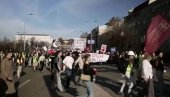 ЋЕРКА ЦРНОГОРСКОГ ДИПЛОМАТЕ МЕЂУ АКТИВНИМ БЛОКАДЕРИМА: Блокадерски ангажман Соње Малишић привукао пажњу јавности